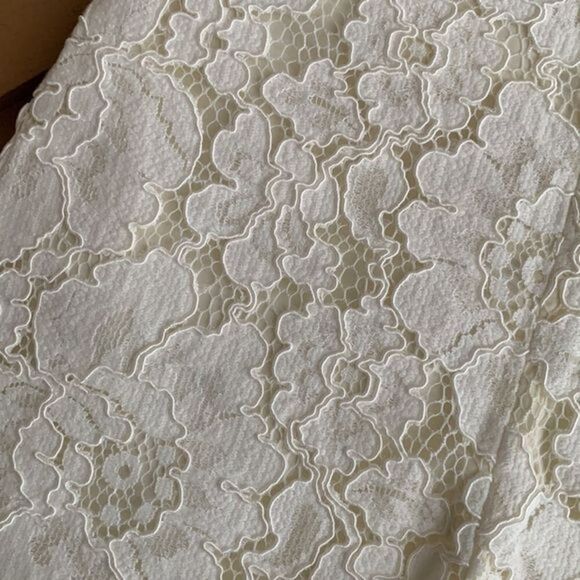 Topshop Off-White Floral Lace Pattern Shorts - Picture 4 of 6